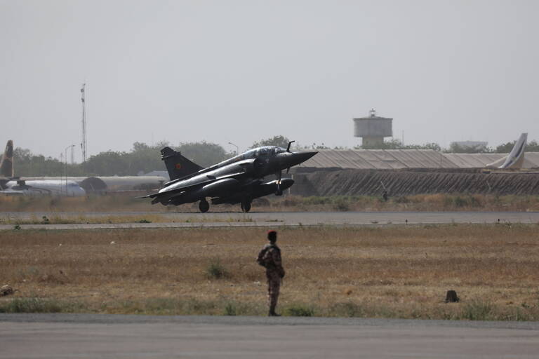 Les premiers avions de chasse français quittent le Tchad